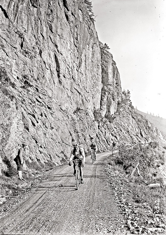 D2325B79-2533-44CA-9739-3008C033A2E8