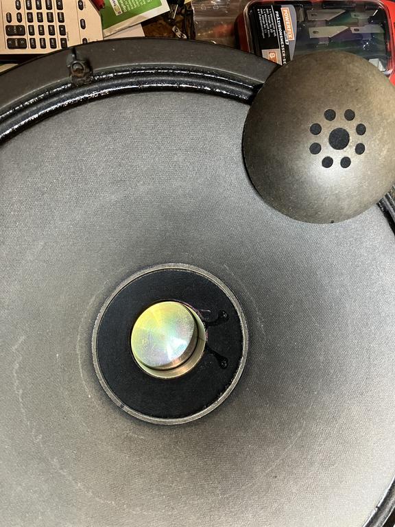 [Bild: Bass-mit-Kalotte-entf.jpg]