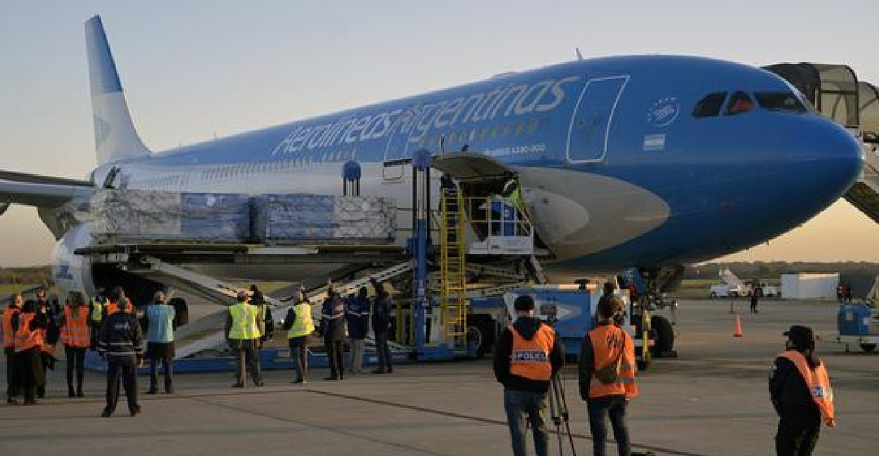 Avión aterriza de emergencia en Argentina tras recibir amenaza 