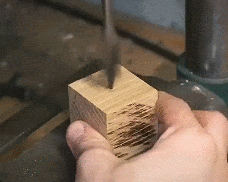 https://i.postimg.cc/wBx8jdC0/9.gif