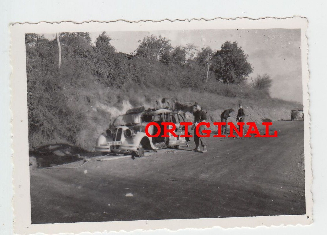 Foto 2wk Straße Technik ausgebranntes Auto Ruine