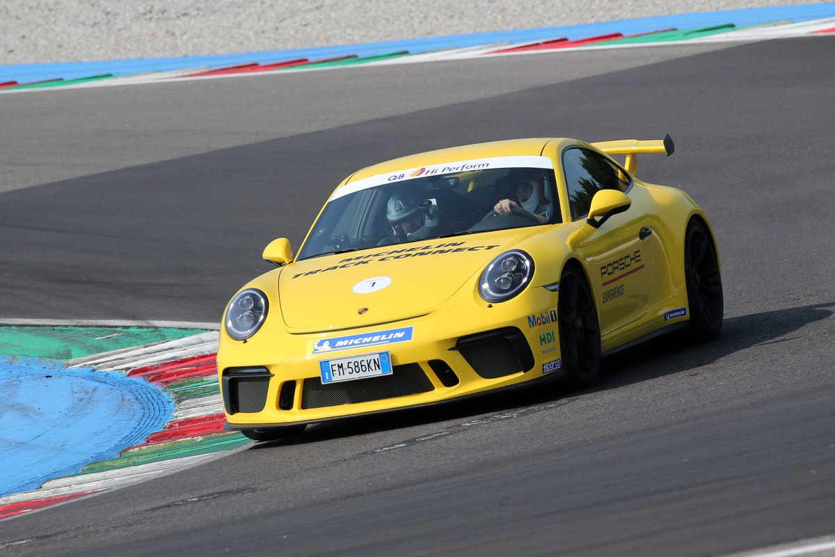 MICHELIN-Track-connect_11