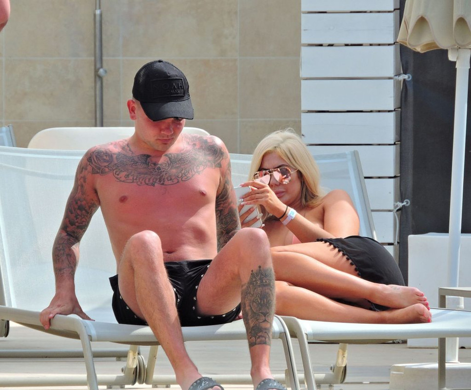 Chloe-Ferry-upskirtSTARS.com- (4)