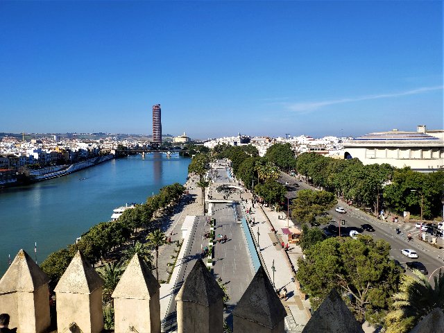 Fin de semana en Sevilla. - Blogs de España - Lunes 30 diciembre. Torre del Oro. Palacio de Dueñas. Basílica de la Macarena. (1)