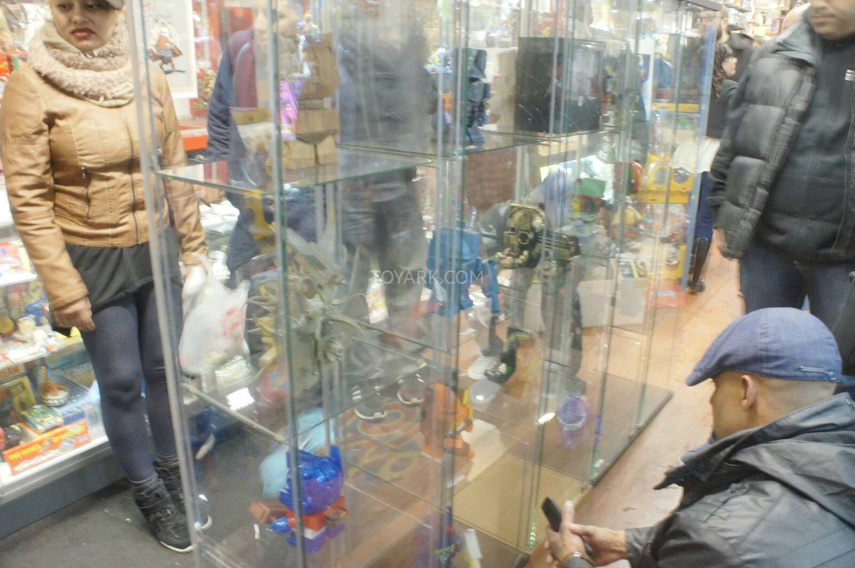 Transformers-Art-Show-042_1392517185