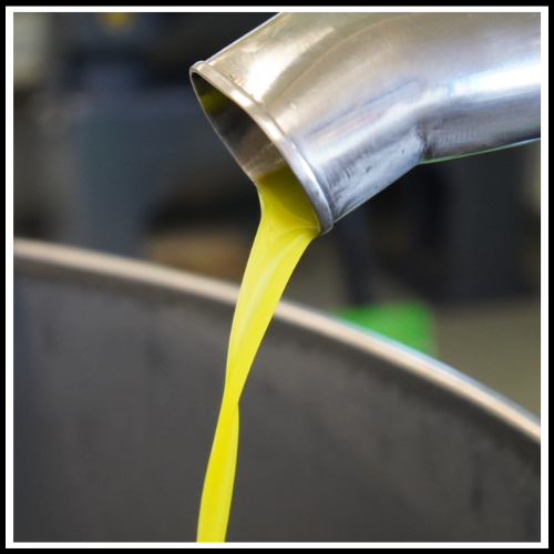 FUSTO TANICA BIDONE A BOCCA LARGA PER ALIMENTI OLIO OLIVE CEREALI ACQUA LIQUIDI CON GUANTI DA LAVORO