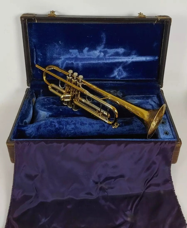 Bach 1973 Stradivarius 37 Trumpet sn 69098 (20)