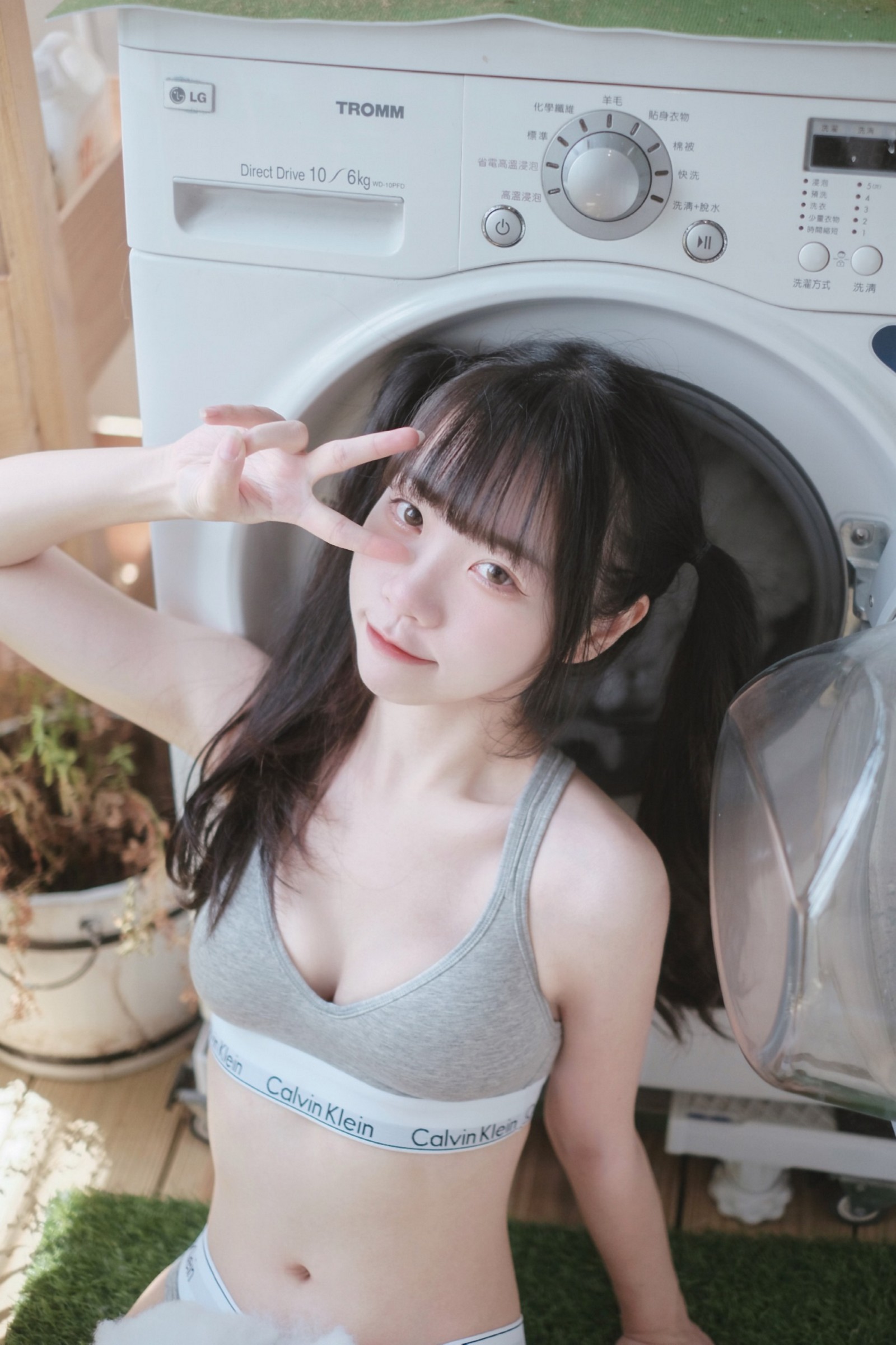 可可小白兔 首發 居家可攜帶小蘿莉🐰 写真集 – 私房主题 高清图 [22P-77MB]插图4