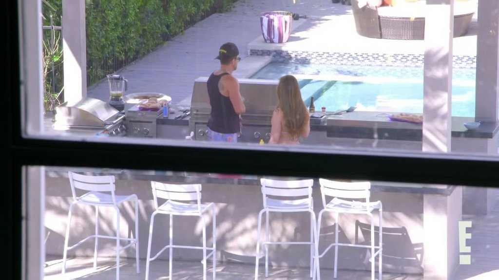 [Image: cgn4xt3c9f4x.jpg]