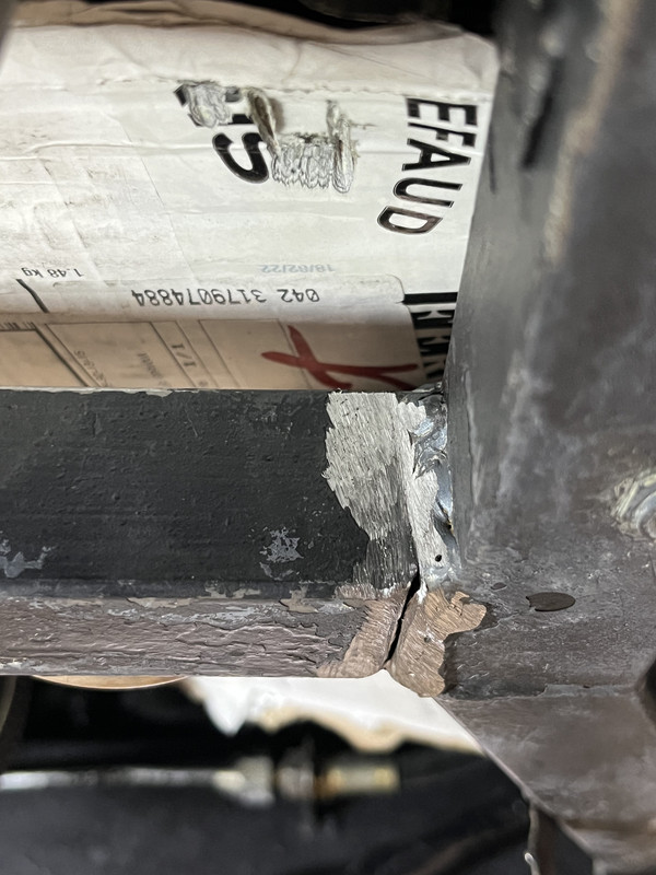 13E2FD8C-EE48-4E6F-A1DB-1C89D2AEEC9B