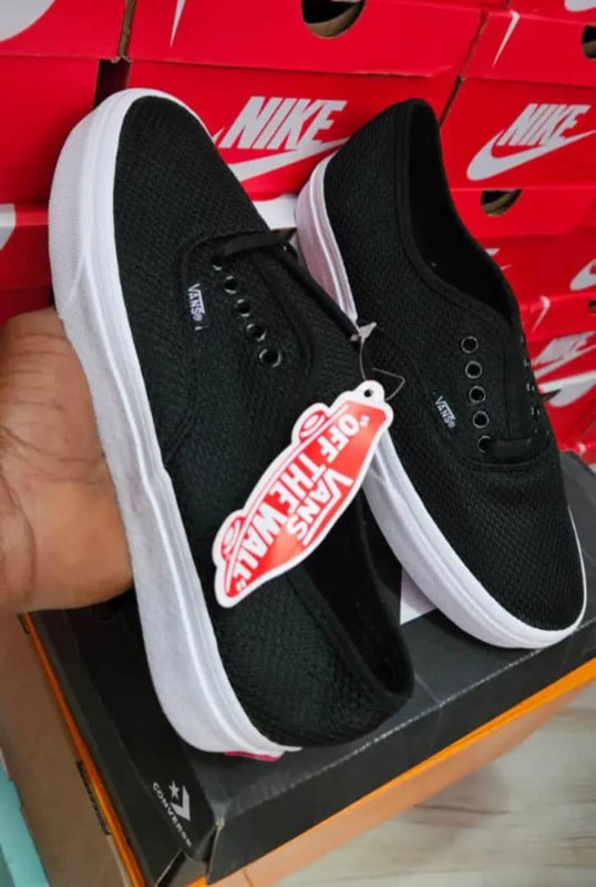 Vans inkweto nziza 