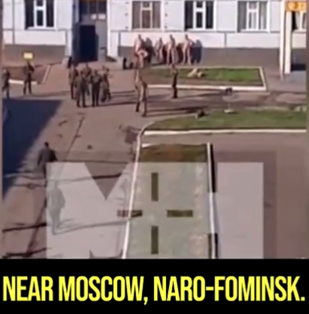 Uznemirujući snimci ponižavanja ruskih vojnika: Skinuli ih gole, postrojili, tukli... VIDEO Screenshot-11038