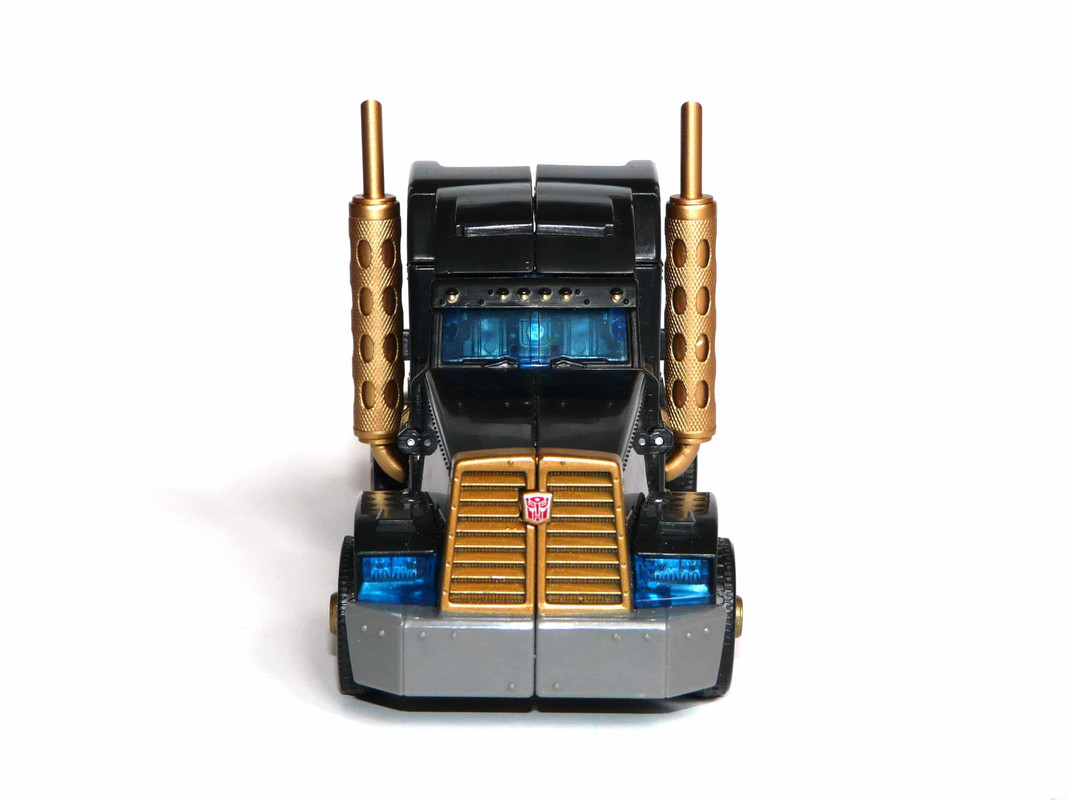 Optimus Prime TFP FE Dark Guard 4