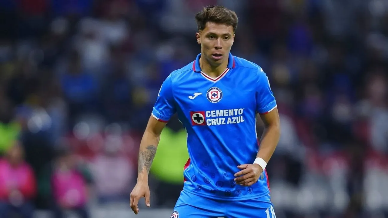 ¿Rodrigo Huescas al Feyenoord? Revelan interés por el mediocampista de Cruz Azul