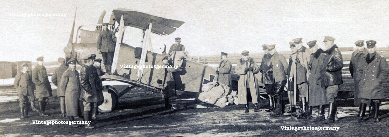 D201 Foto WK1 Fliegerei deutsches Flugzeug Doppeldecker Luftpost Post Piloten (1)