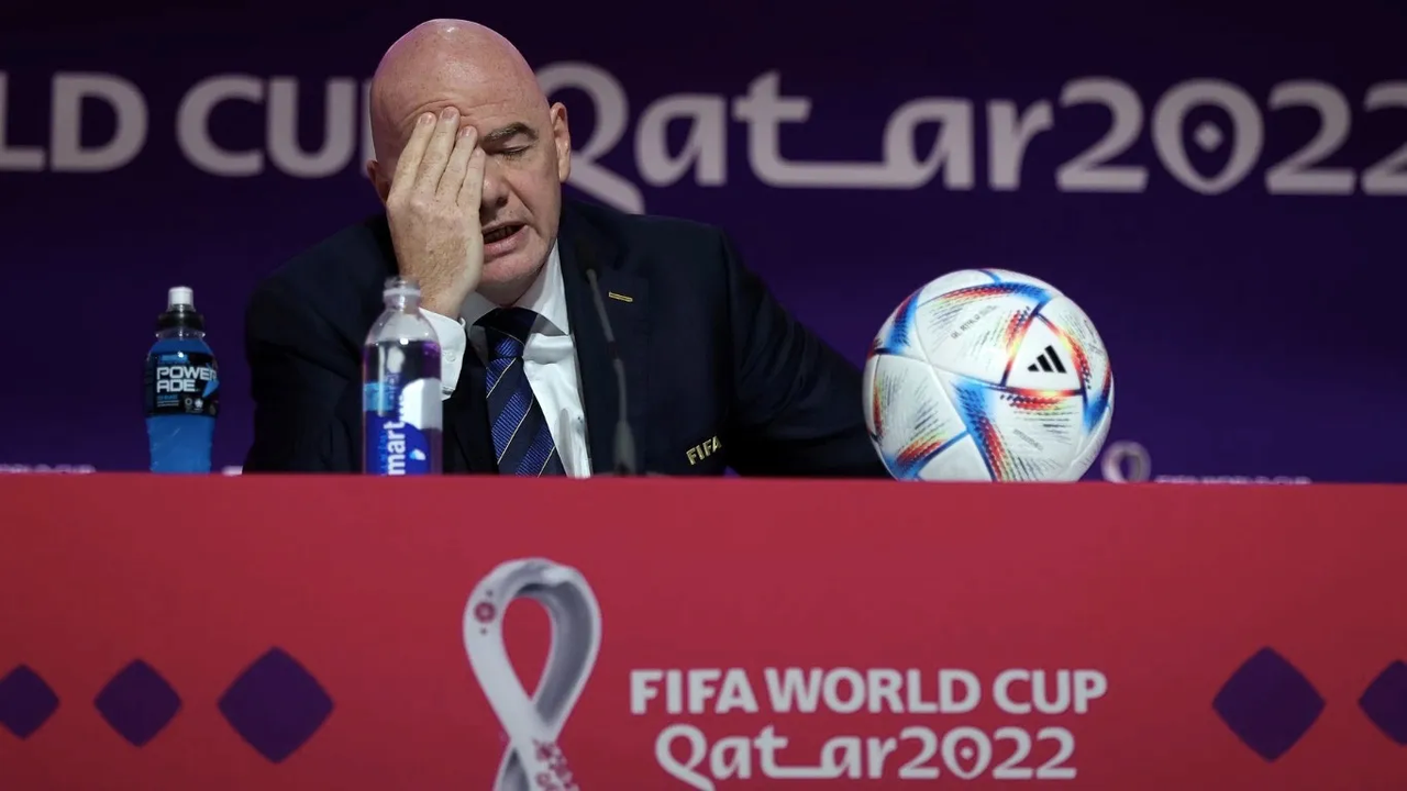 El presidente de la FIFA acusa a Occidente de “hipocresía” horas antes de empezar el Mundial