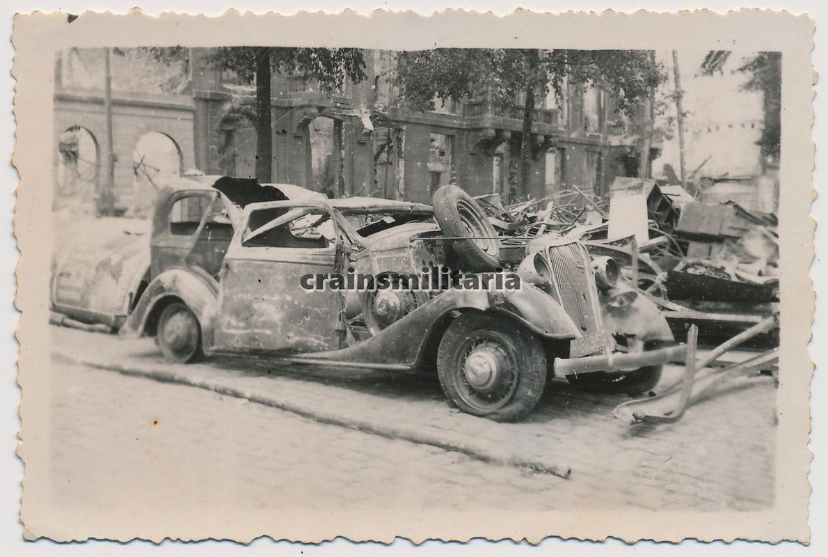 Orig. Foto zerstörte holländische Pkw Auto im Ze