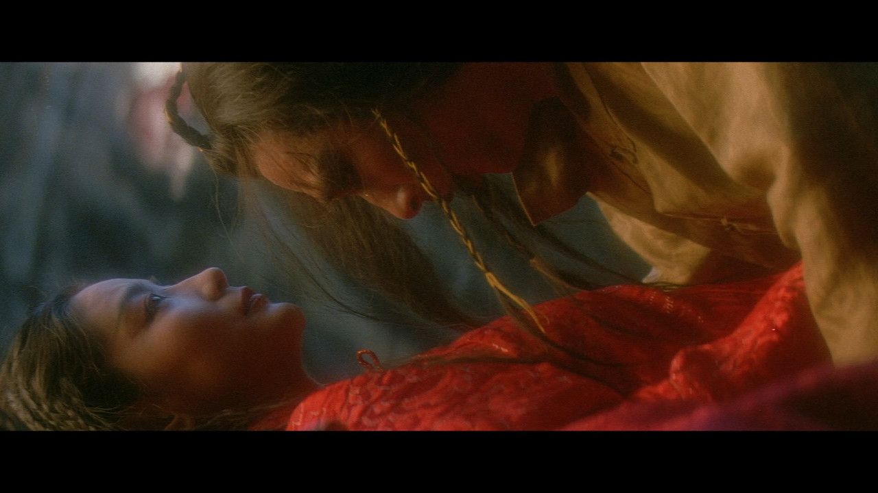 The-Bride-with-White-Hair-1-1993-LT-1080p-Blu-Ray-REMUX-True-HD-51-HDVN-mkv-snapshot-01-00-37-875.jpg