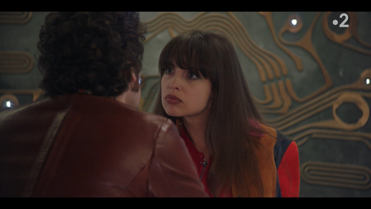 2022-05-13_21_10_Fr2_Les-petits-meurtres-d-Agatha-Christie-70-s_3x2_La-chambre-noire.mp4_snapshot_24