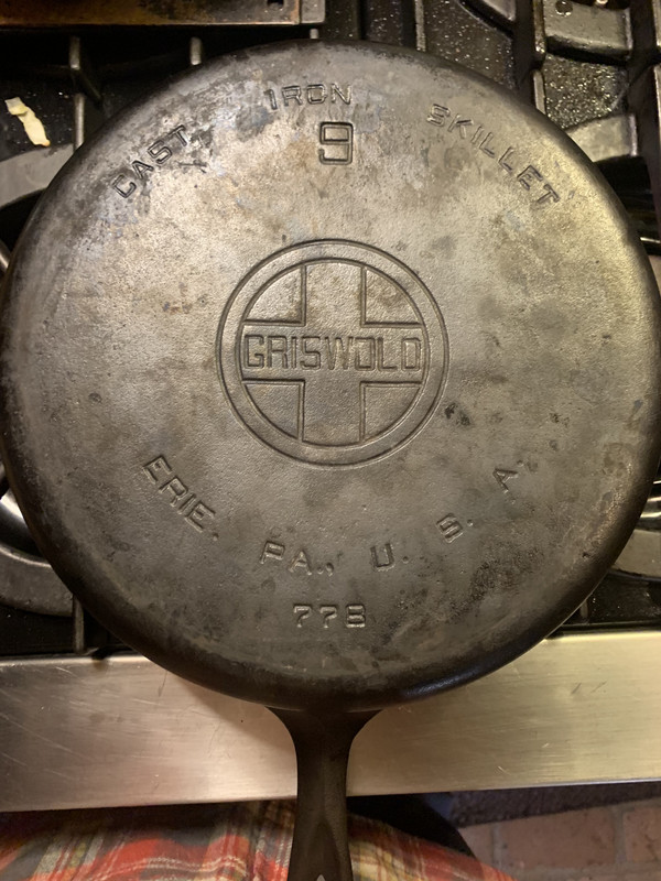 Why The Markings On Your Griswold Cast Iron Pans Don't Matter
