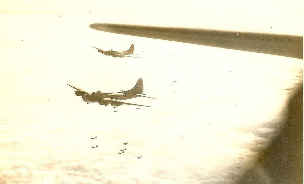 385th Bomb Group B-17 Bombers (#42-3397)