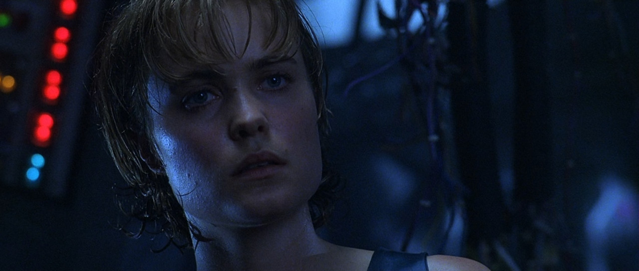 Pitch Black (2000) DC.mkv_snapshot_00.30.35_[2018.03.31_06.58.42