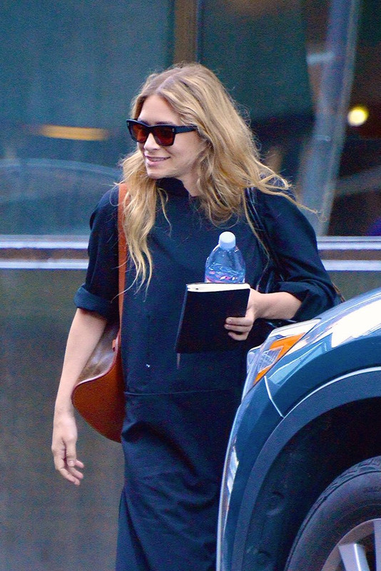 Ashley-Olsen-Black-Flip-Flops-Maxi-Dress-July-2018