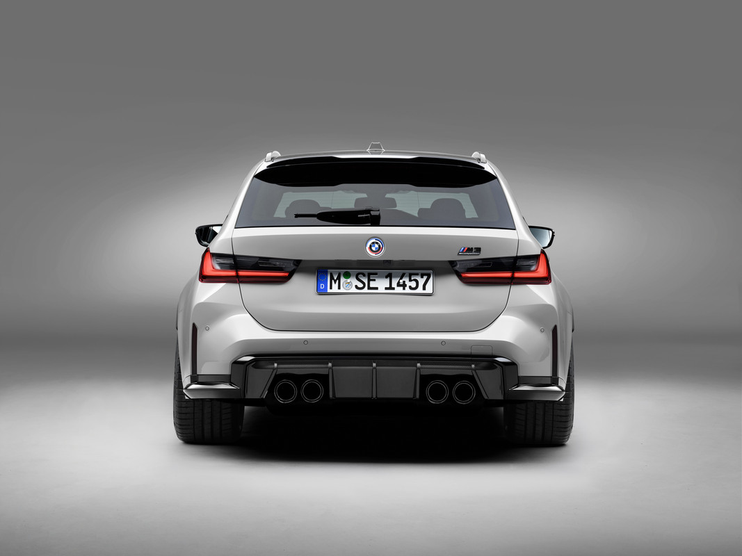 P90468272_highRes_the-first-ever-bmw-m