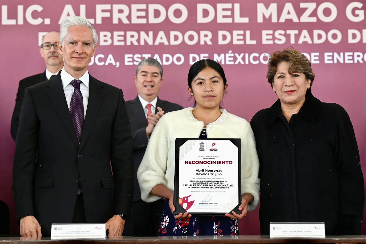 Alfredo del Mazo reaparece junto a Delfina Gómez en el aniversario luctuoso de su padre