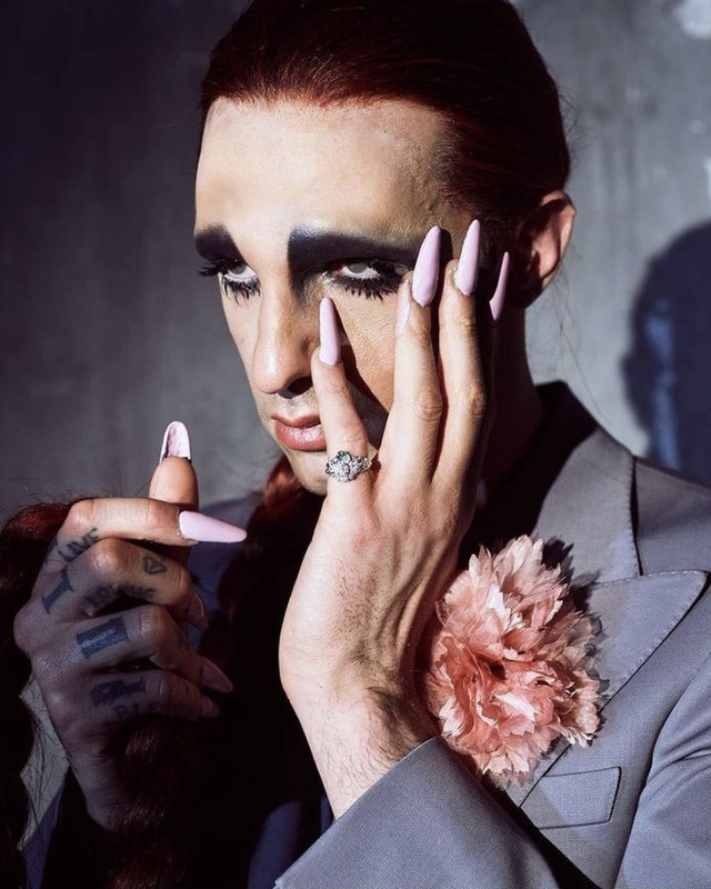 Sanremo 2021, i beauty look della seconda serata Achille Lauro look