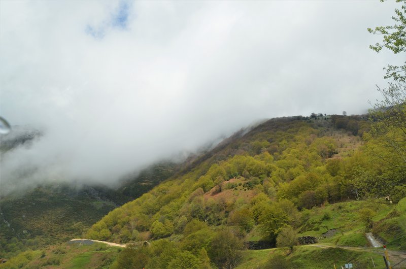 PUERTO DE PAJARES-15-5-2013-LEON/ASTURIAS - Paseando por España-1991/2016 (12)