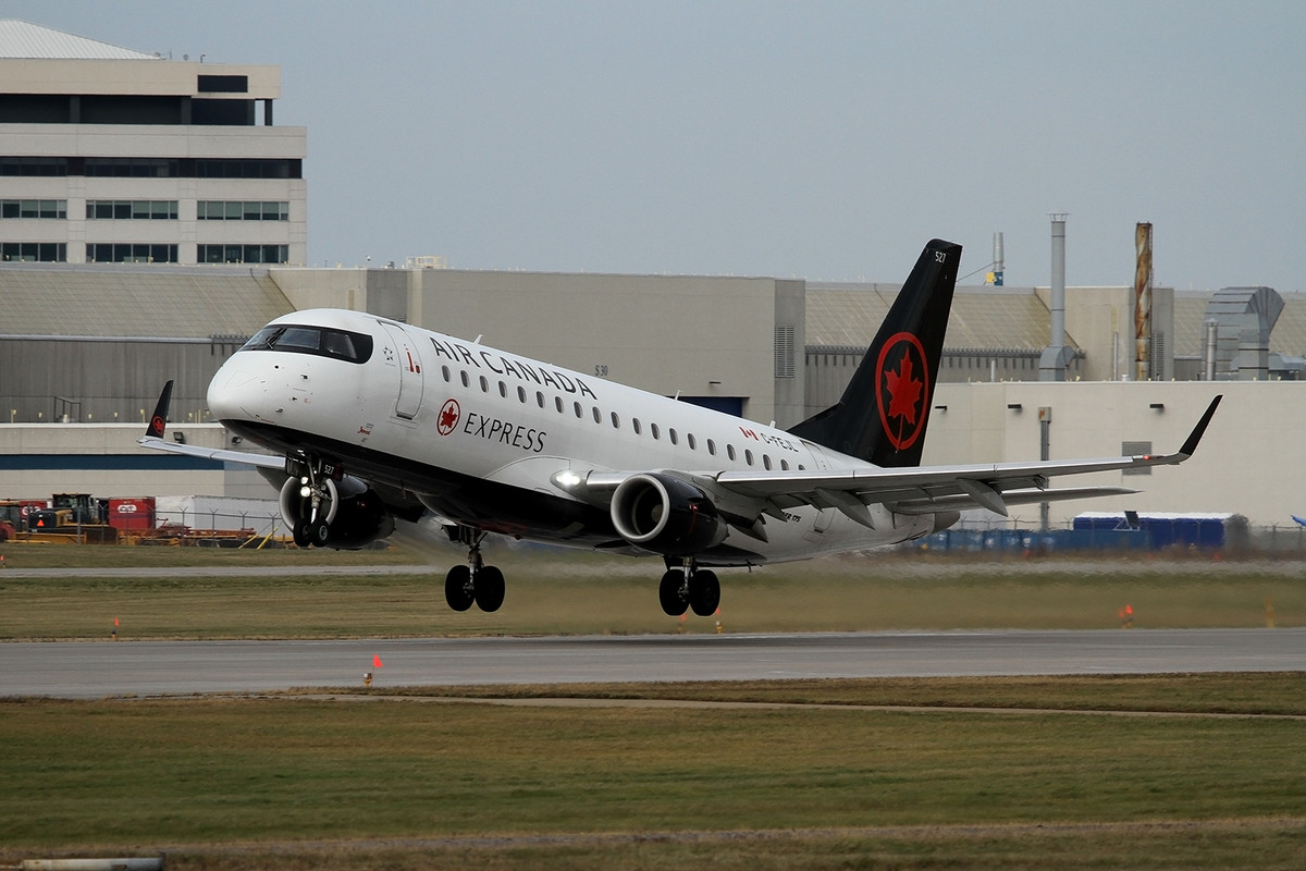 027_ERJ-170-200SU_C-FEJL ∕ 527_Air Canada Express