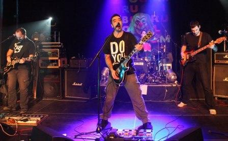 [Slika: Grate-Live-SKC-Fabrika-Novi-Sad2012-folder.jpg]