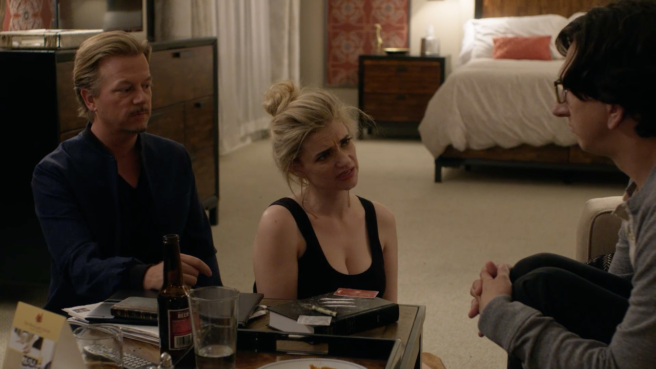 Love.S02_compilation.00_03_34_04.Still025