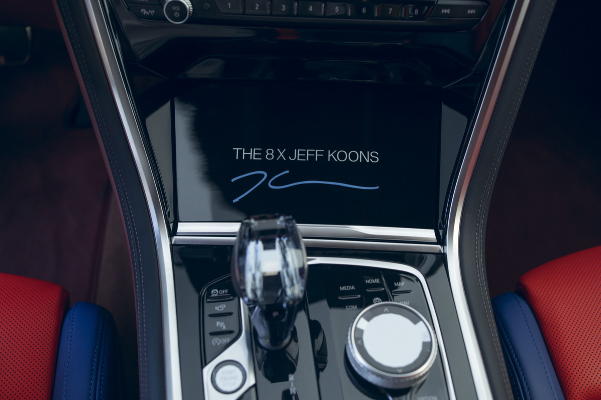 P90449937_highRes_the-8-x-jeff-koons-l