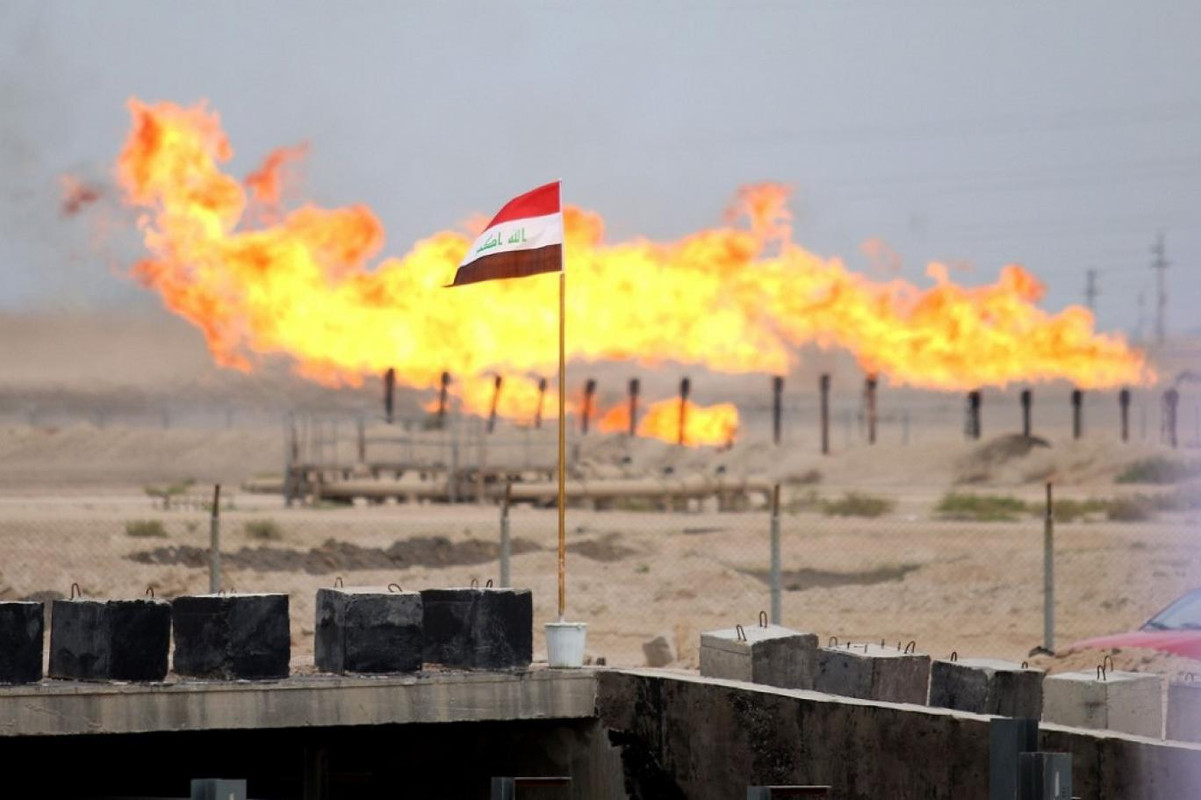 النفط يشكل 91% من إيرادات العراق والنمو يتراجع 1.1% في 2023