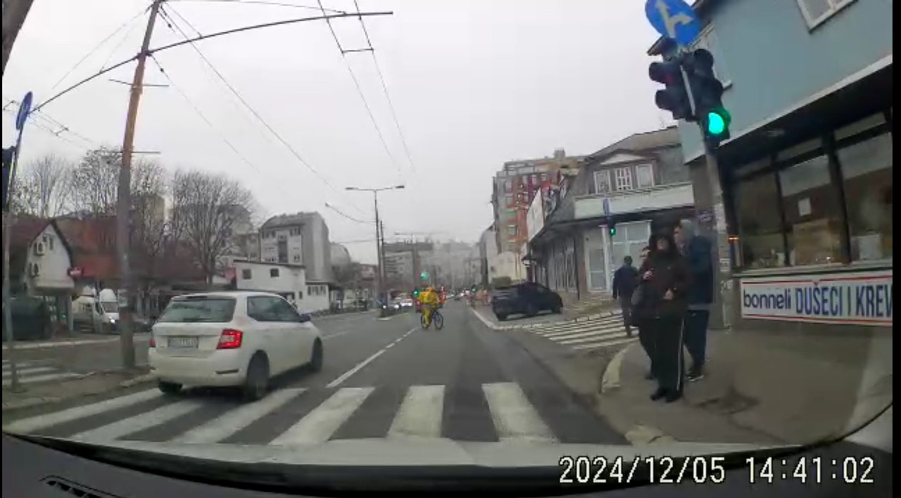 Screenshot-20241205-144652-YI-Dashcam.jp