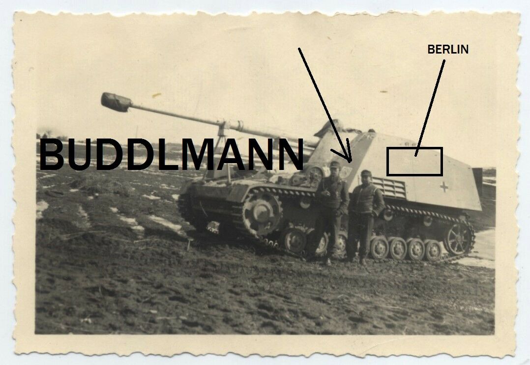 Foto Wehrmacht Panzerjäger Nashorn Sd.Kfz. 164 Wappen Emblem Name Berlin Panzer