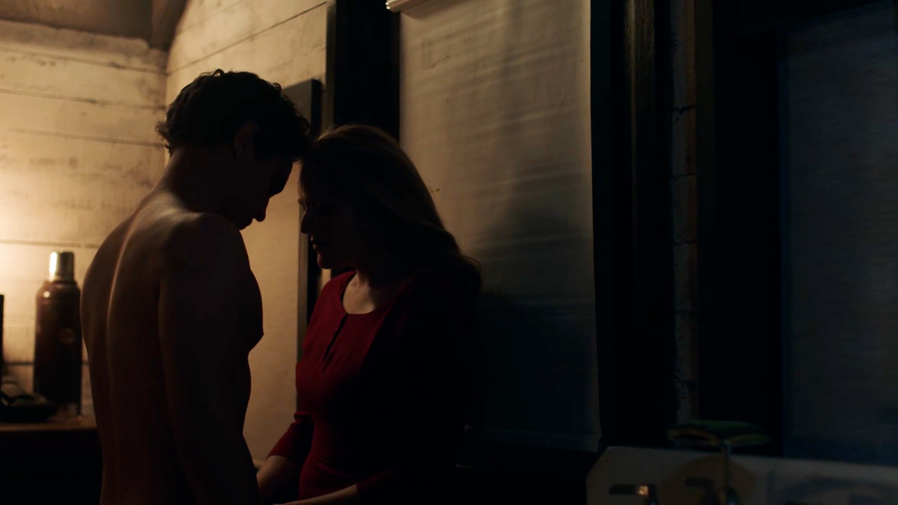 The.Handmaids.Tale.S01.00_03_42_03.Still012