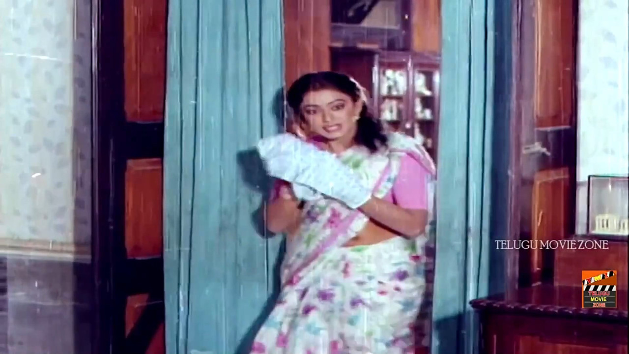 Shobana hot in saree.mkv_snapshot_00.32.364