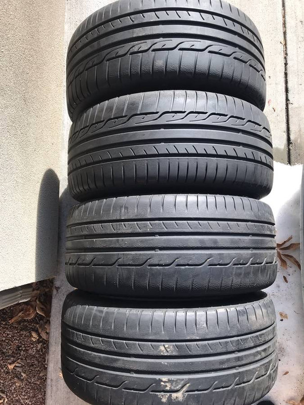 Dunlop tire tread