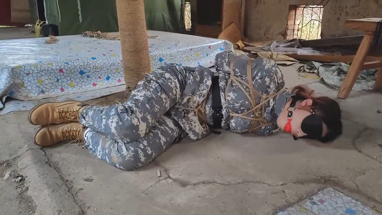 一绳所爱 神秘女特工逃亡受难.mp4_20231128_185514.609