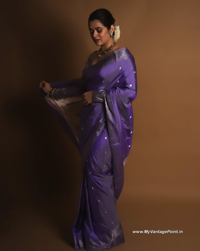 5-Girija-Oak-Godbole-in-Purple-Saree-for-Lallantop-Interview-My-Vantage-Point