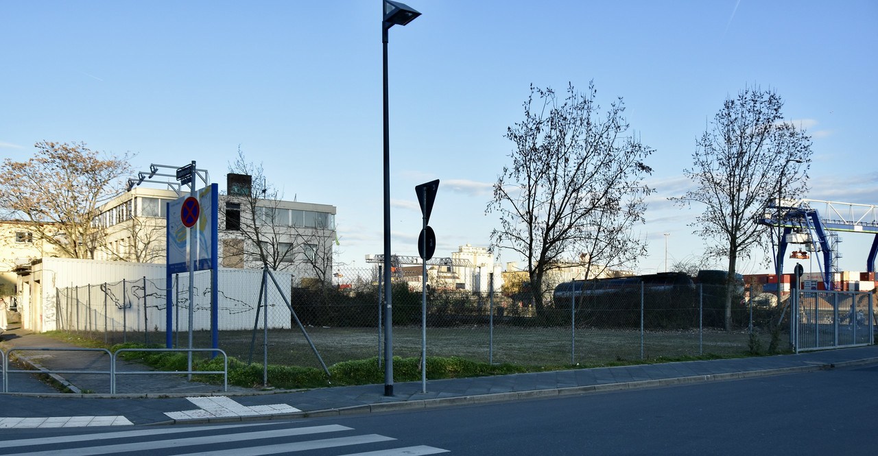 F142BFBD-2C7F-494A-AB70-1B8D016BFEF0_1_201_a