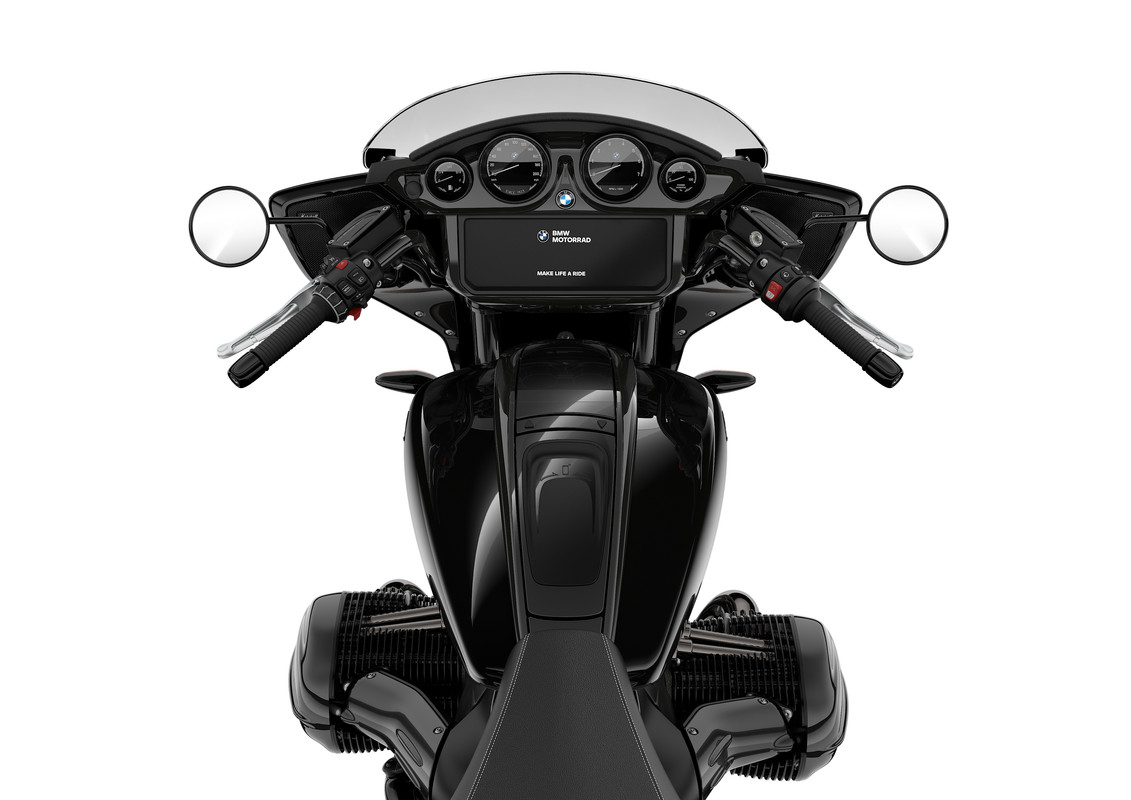 P90569050_highRes_bmw-r-18-roctane-r-1