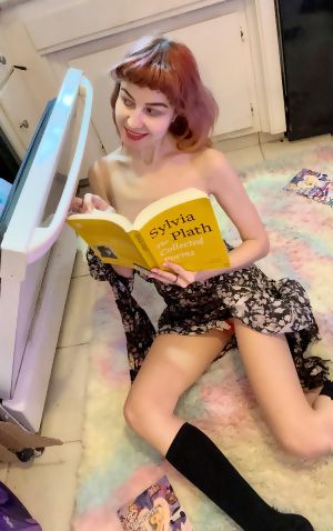 gonewild-every-day-i-try-to-read-a-new-sylvia-plath-poem-wh-Vdp-OSY
