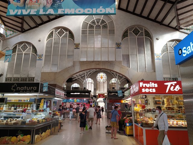 A Valencia con valentía - Blogs de España - Visita a la ciutat vella y paseo por la playa (4)