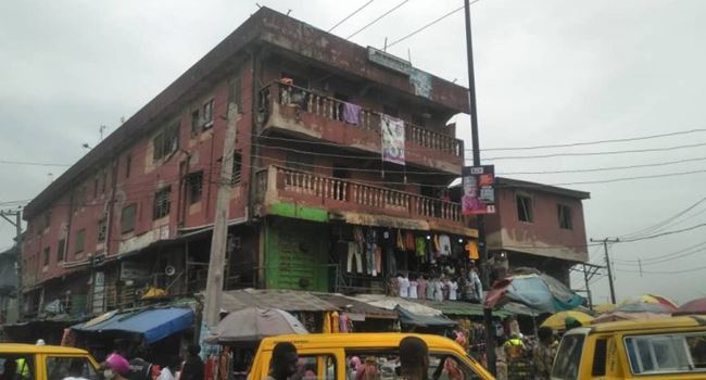 Lagos-moves-to-demolish-dilapidated-3-storey-building-in-Oshodi