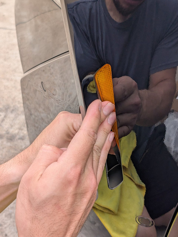 PXL_20250419_220916779