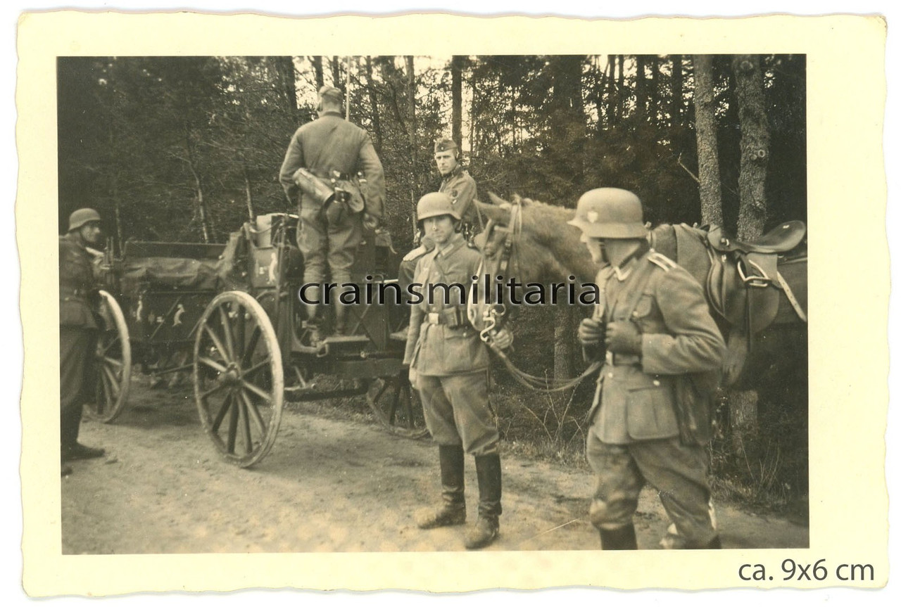 Orig Foto Nachrichten Funker Funkwagen mit 125 ID Wappen 1941 Pferd Wagen